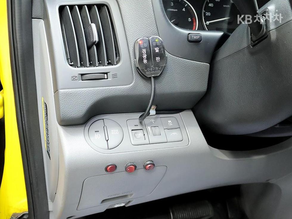 Hyundai Starex — miniaturë 16