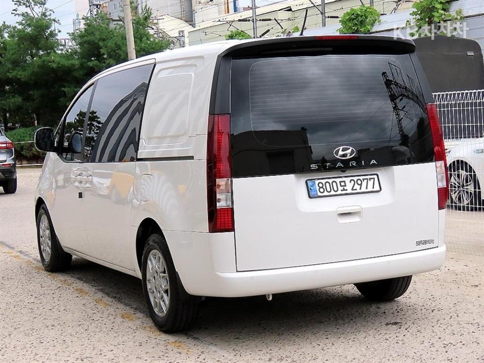 Hyundai Staria — miniaturë 3