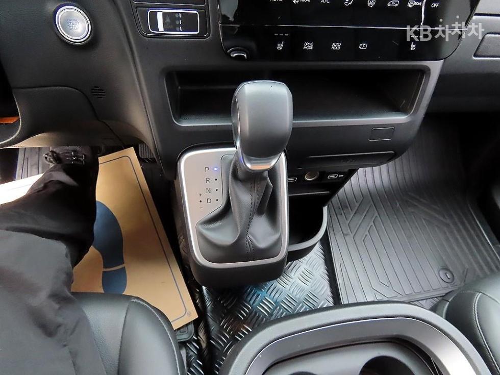 Hyundai Staria — miniaturë 10