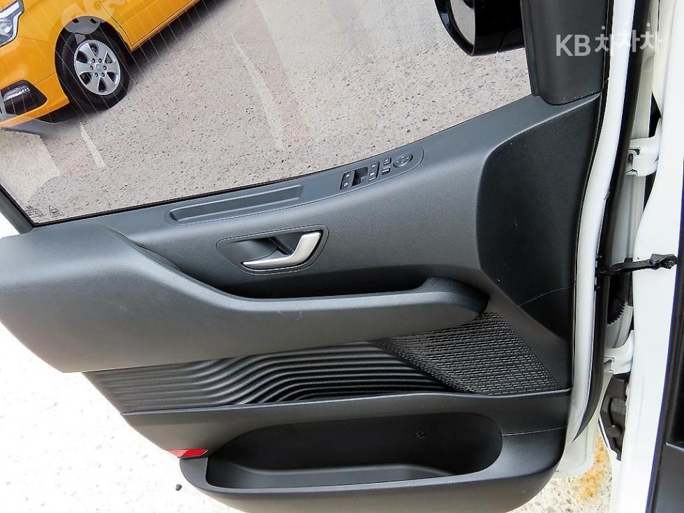 Hyundai Staria — miniaturë 11
