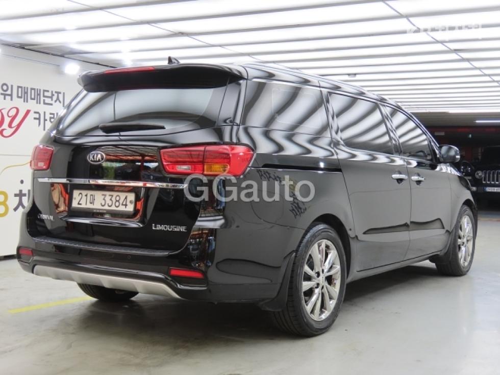 Kia Carnival — miniaturë 3
