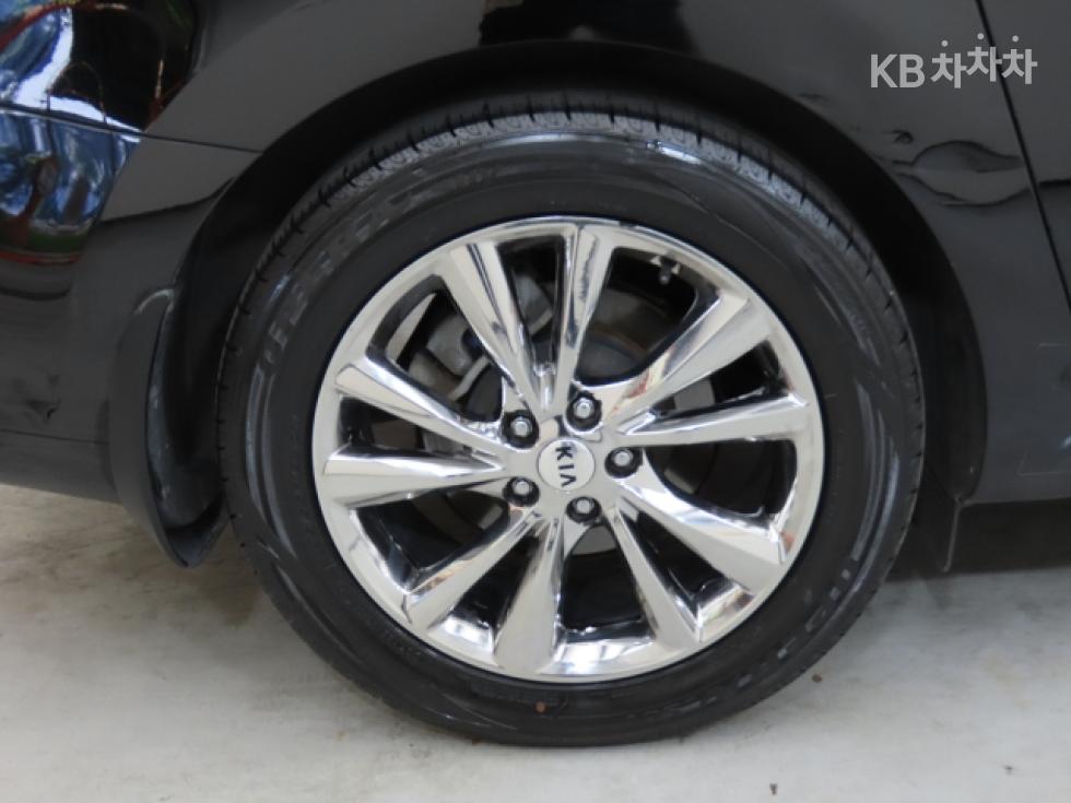 Kia Carnival — miniaturë 19