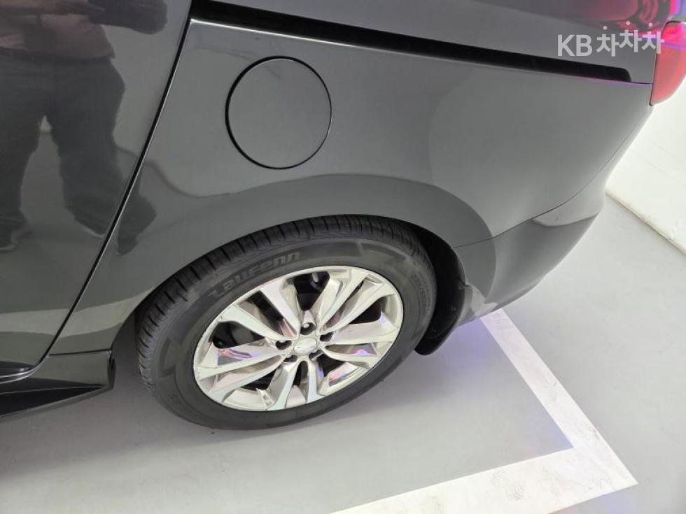 Kia Carnival — miniaturë 8