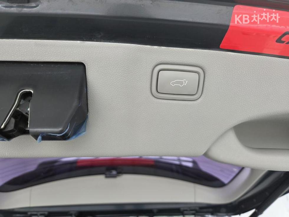 Kia Carnival — miniaturë 10
