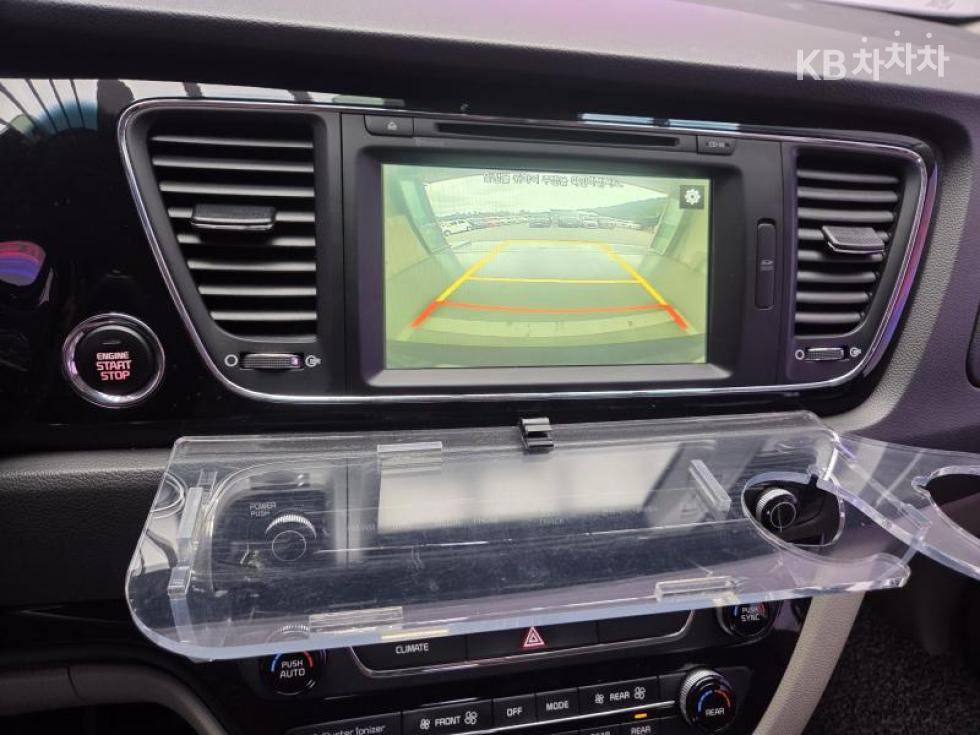 Kia Carnival — miniaturë 14