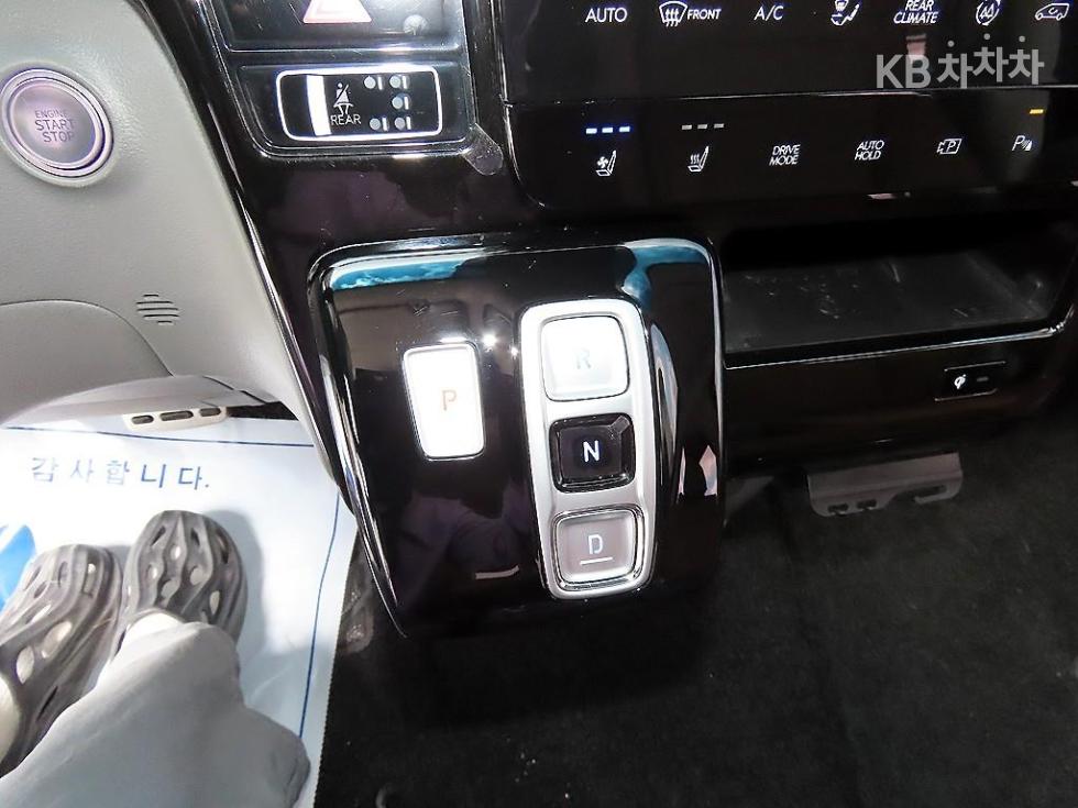 Hyundai Staria — miniaturë 11