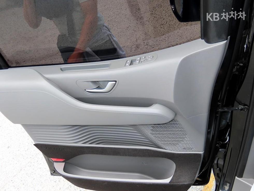 Hyundai Staria — miniaturë 12