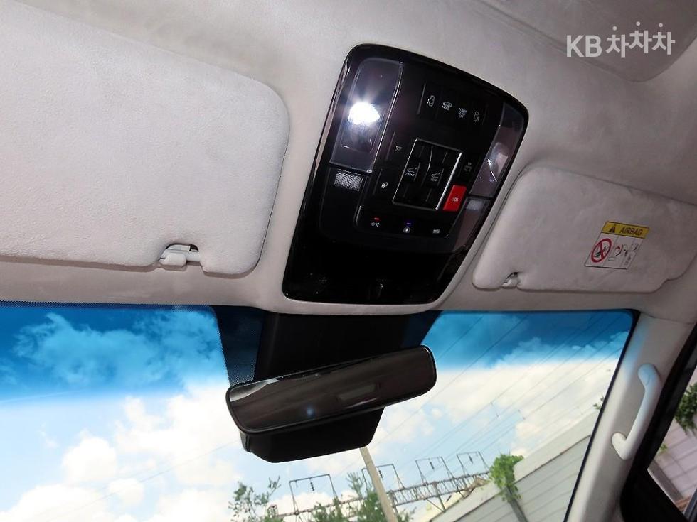 Hyundai Staria — miniaturë 15