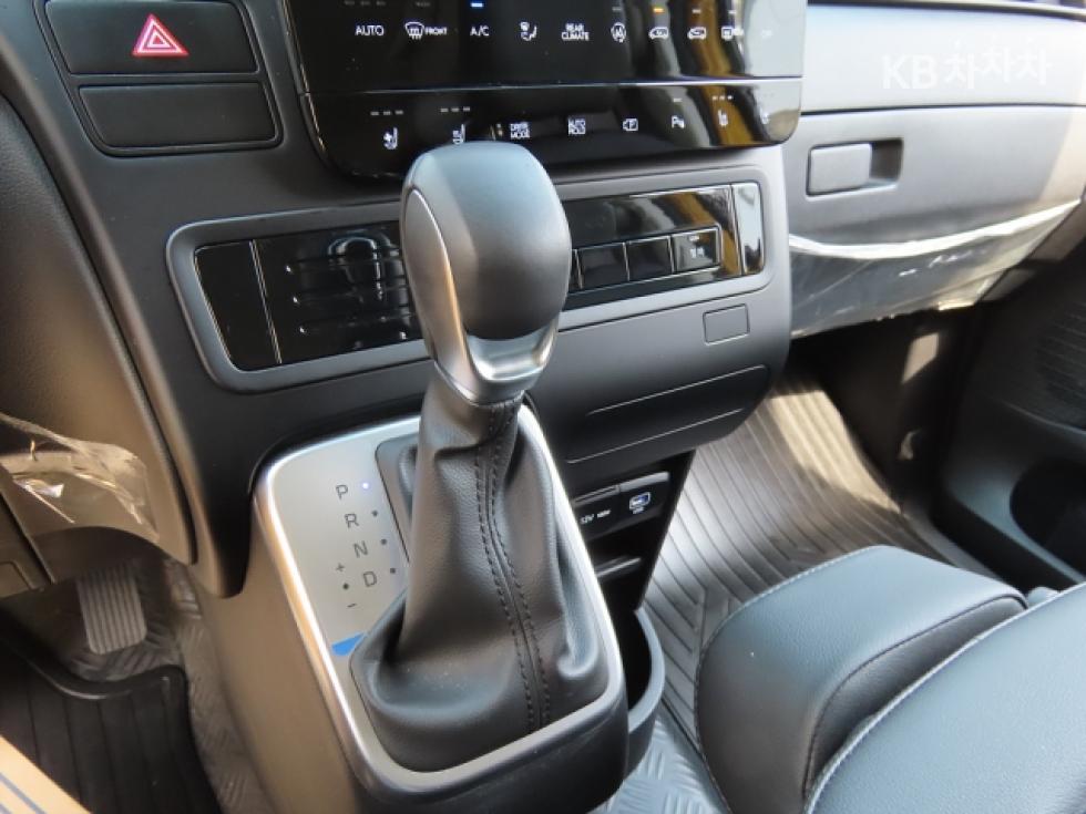 Hyundai Staria — miniaturë 15