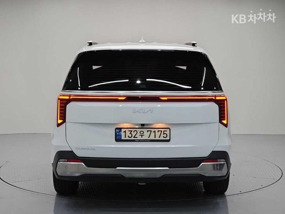 2024 Kia 4 photo