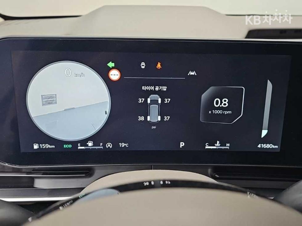 2024 Kia 4 photo