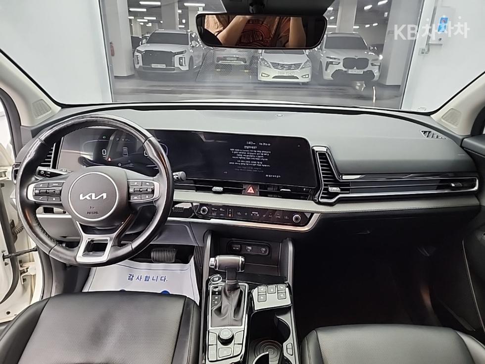 2023 Kia Used Car photo