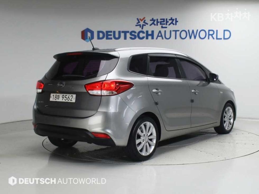 Kia Carens — miniaturë 2