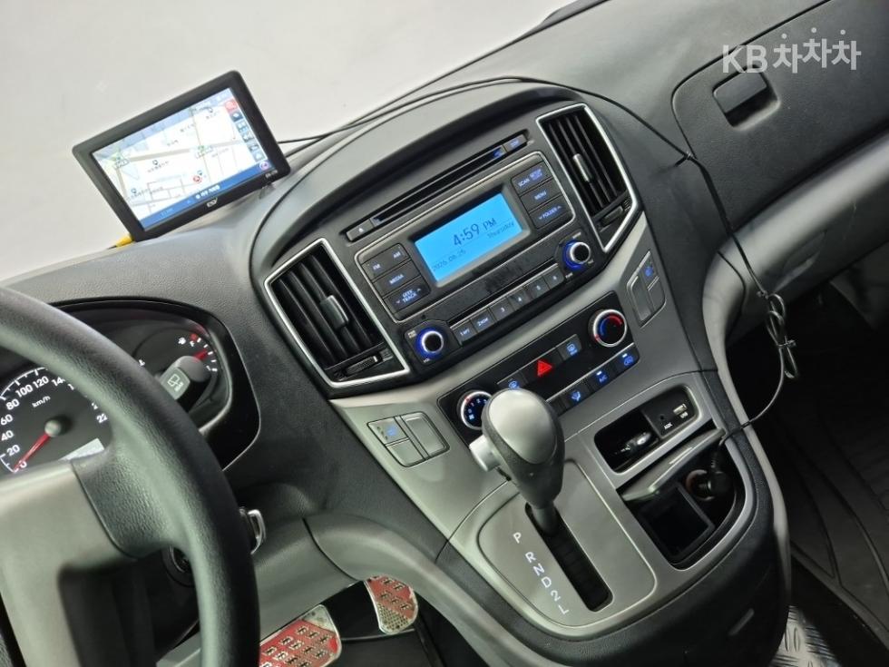 Hyundai Starex — miniaturë 10