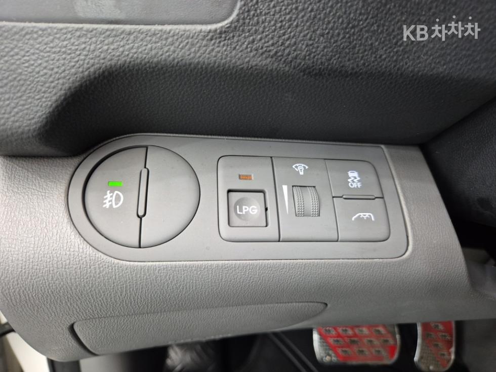 Hyundai Starex — miniaturë 16