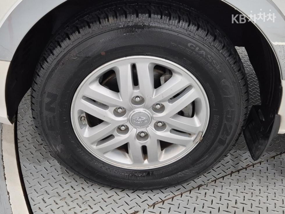 Hyundai Starex — miniaturë 18