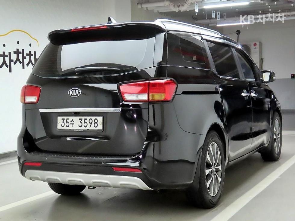 Kia Carnival — miniaturë 4