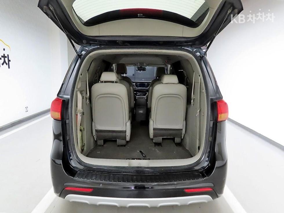 Kia Carnival — miniaturë 5