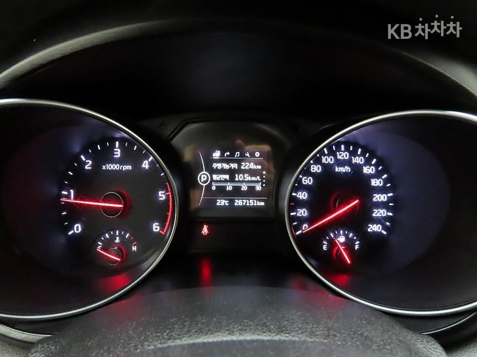 Kia Carnival — miniaturë 6