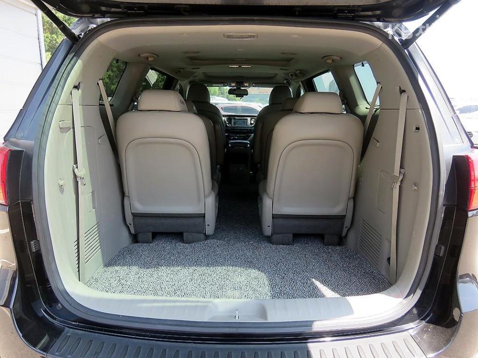 Kia Carnival — miniaturë 5
