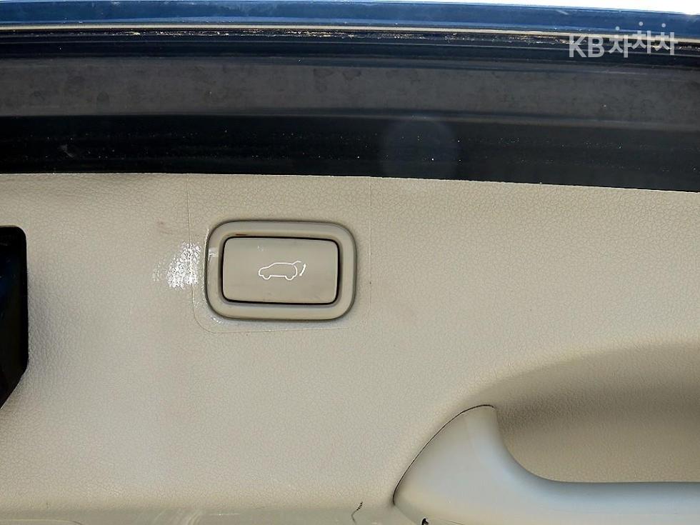 Kia Carnival — miniaturë 6