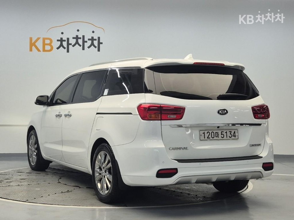 Kia Carnival — miniaturë 3