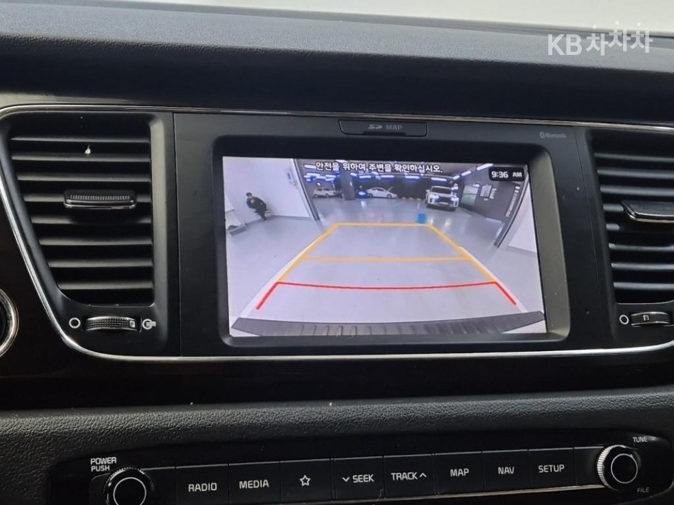 Kia Carnival — miniaturë 14