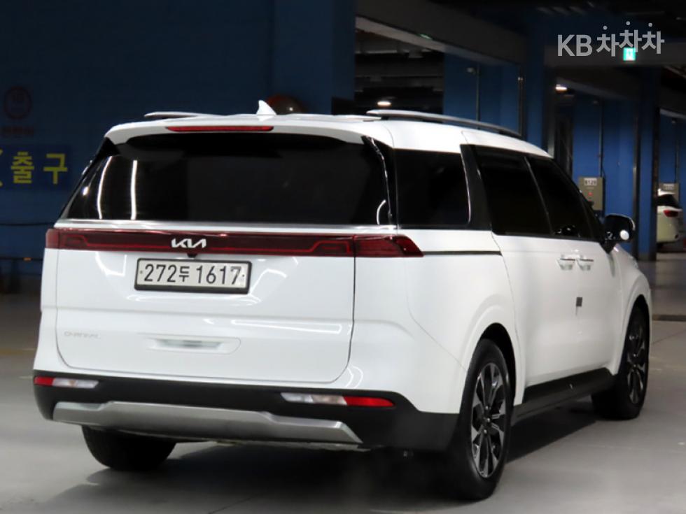 Kia Carnival — miniaturë 4