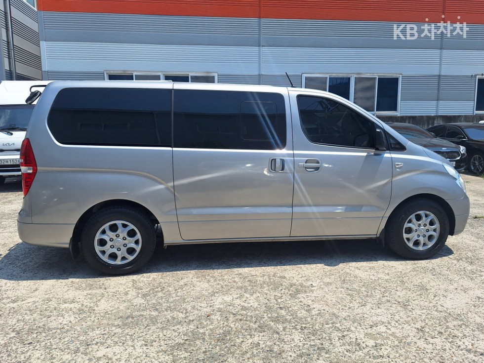 Hyundai Starex — miniaturë 8