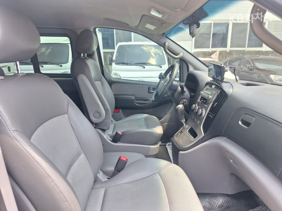 Hyundai Starex — miniaturë 18
