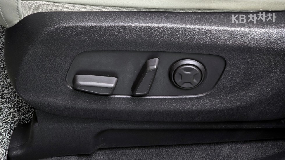 Kia Carnival — miniaturë 7