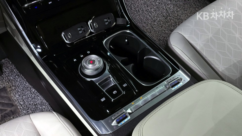 Kia Carnival — miniaturë 16