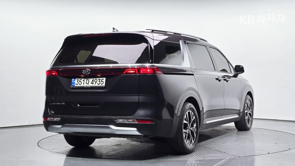 Kia Carnival — miniaturë 3