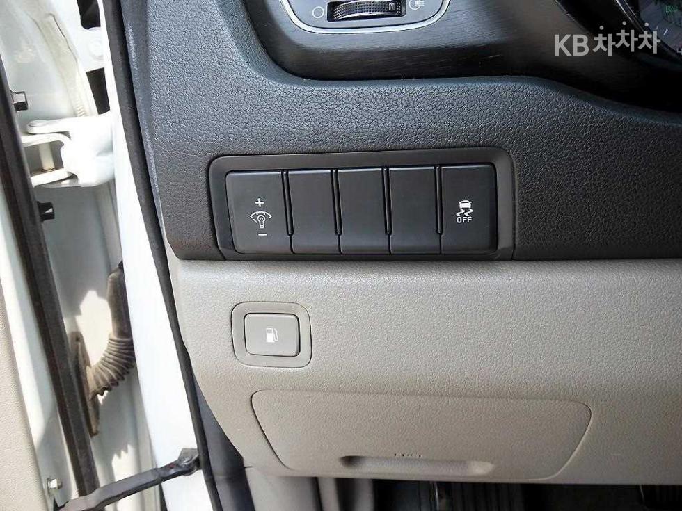 Kia Carnival — miniaturë 12