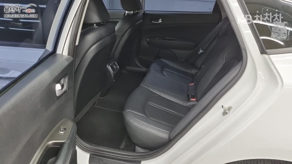 Kia K5 — miniaturë 10