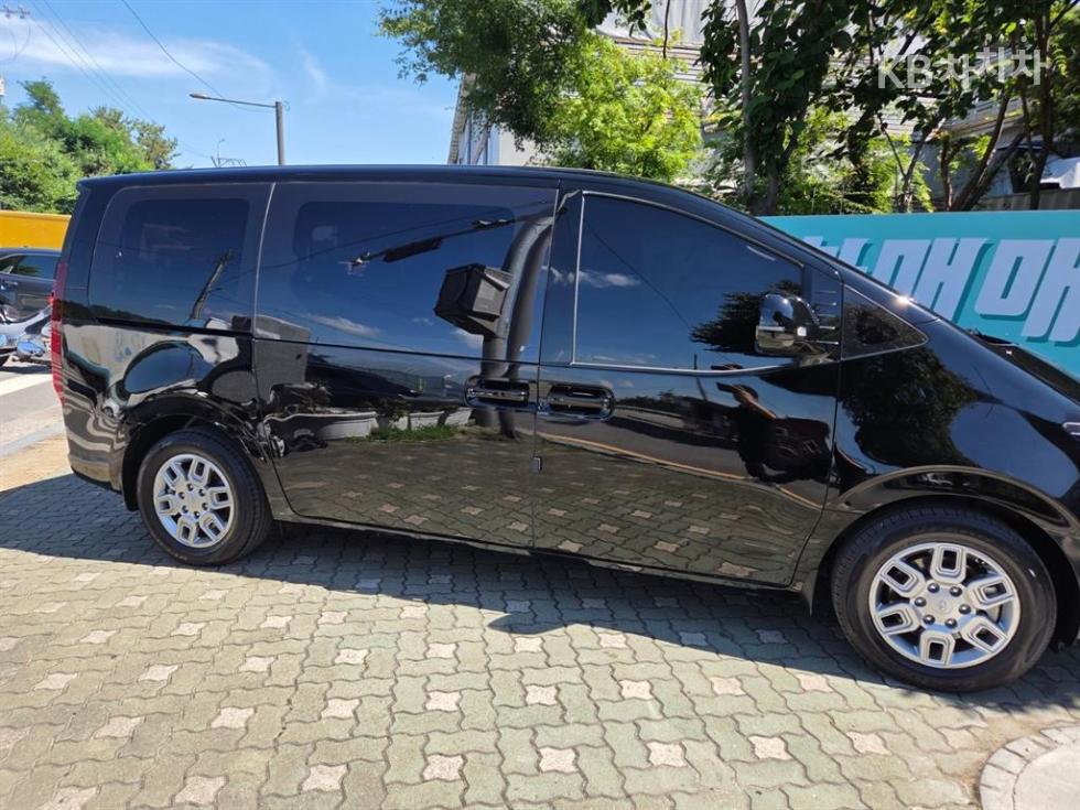 Hyundai Staria — miniaturë 3