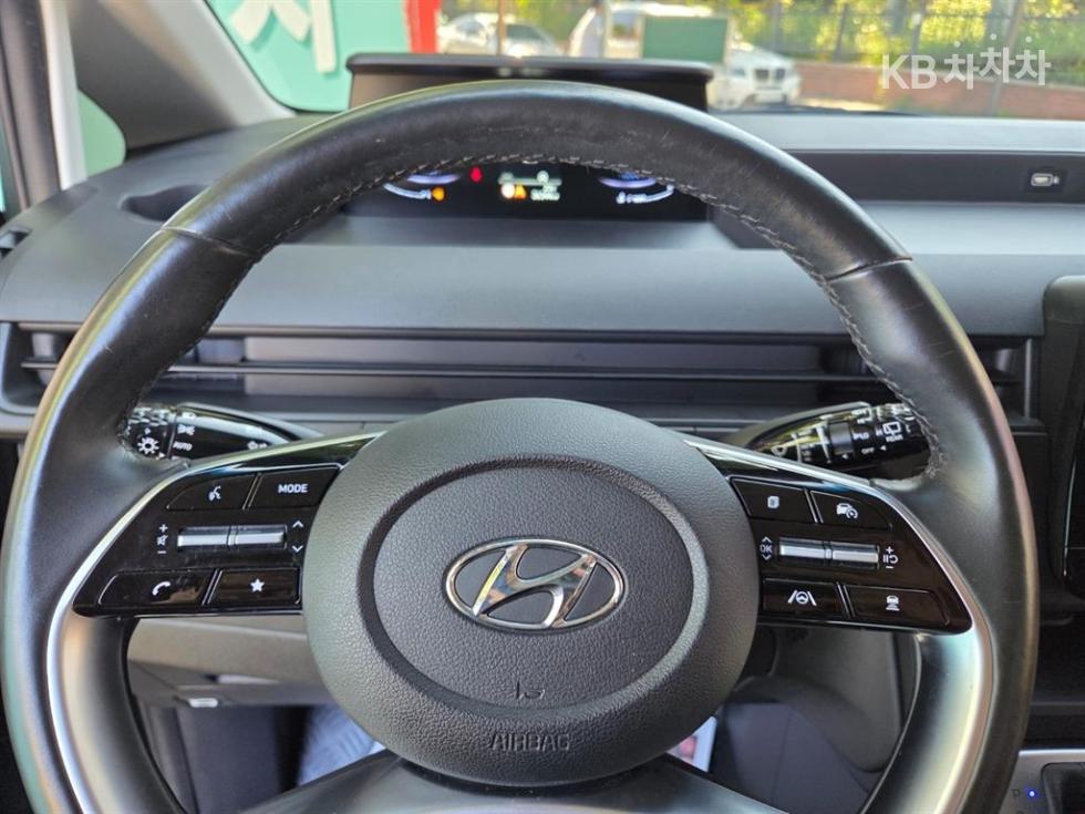 Hyundai Staria — miniaturë 7