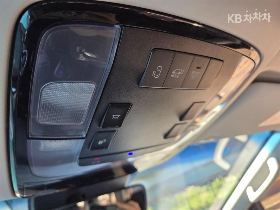 Hyundai Staria — miniaturë 12
