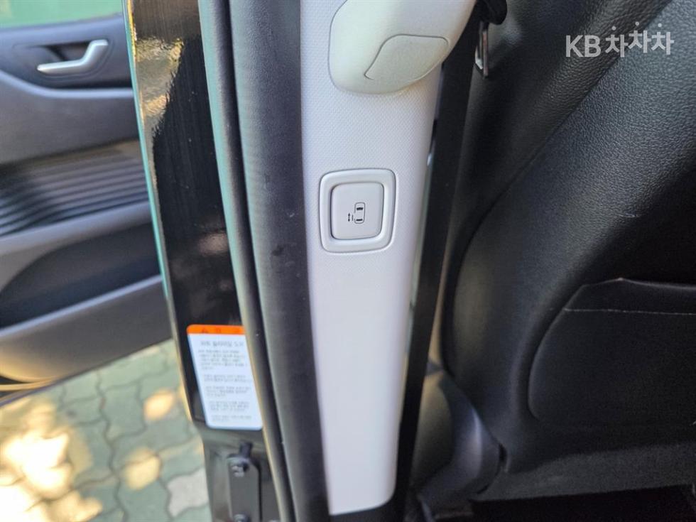 Hyundai Staria — miniaturë 15