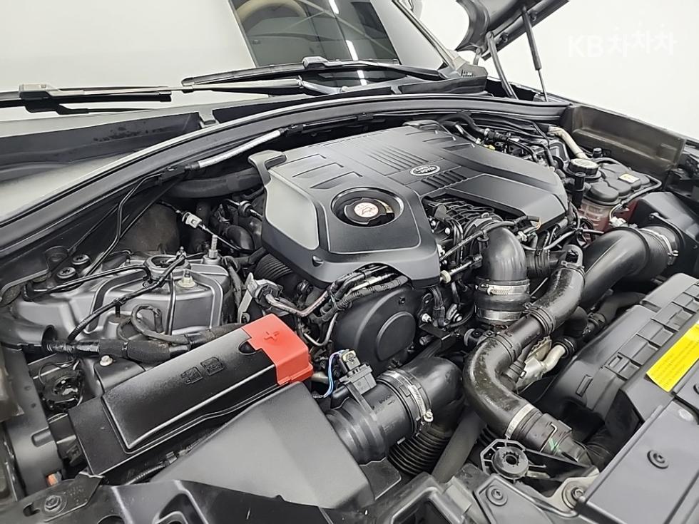 2017 Land Rover Used Car photo