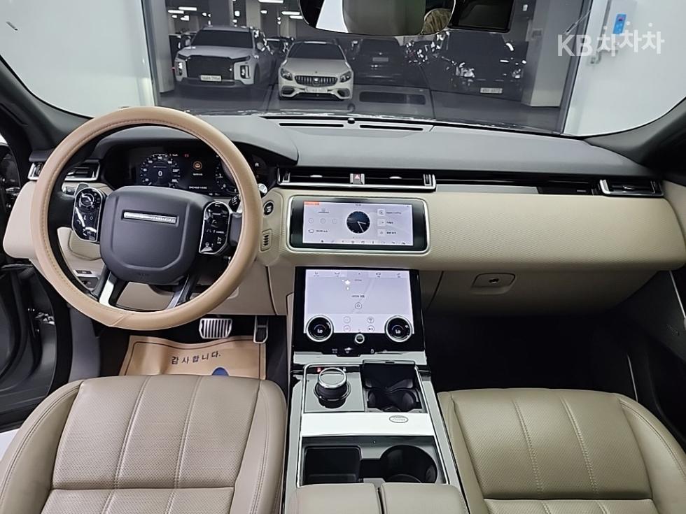 2017 Land Rover Used Car photo