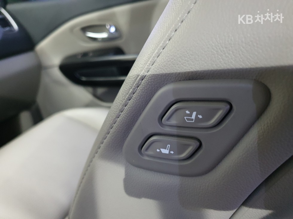 Kia Carnival — miniaturë 25