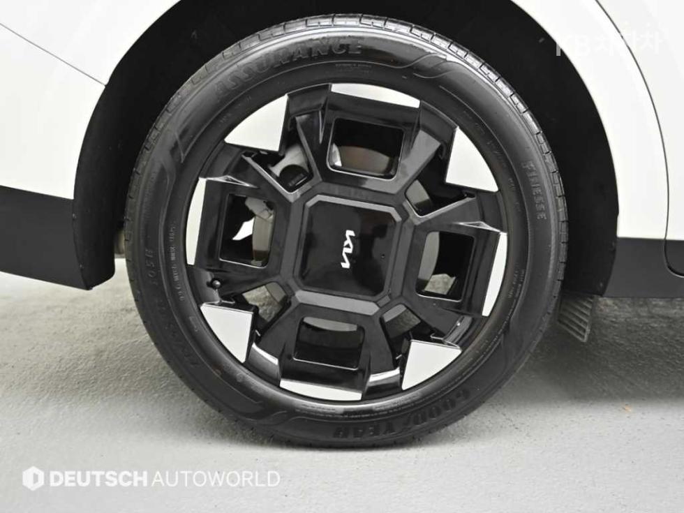 Kia Carnival — miniaturë 5