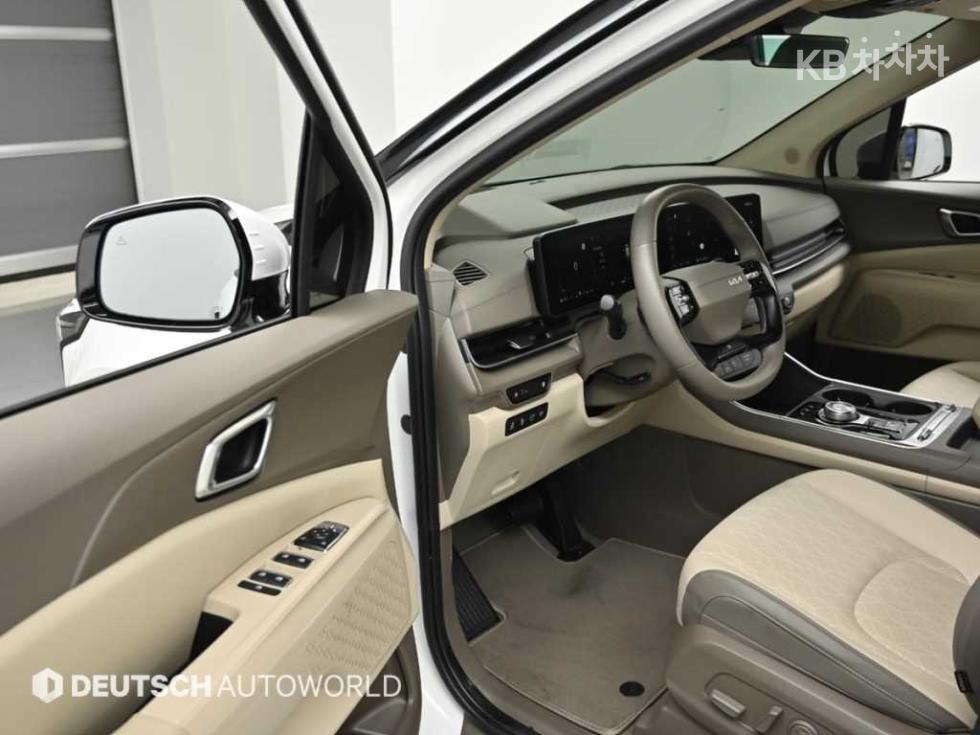 Kia Carnival — miniaturë 11