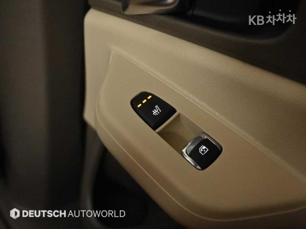 Kia Carnival — miniaturë 16