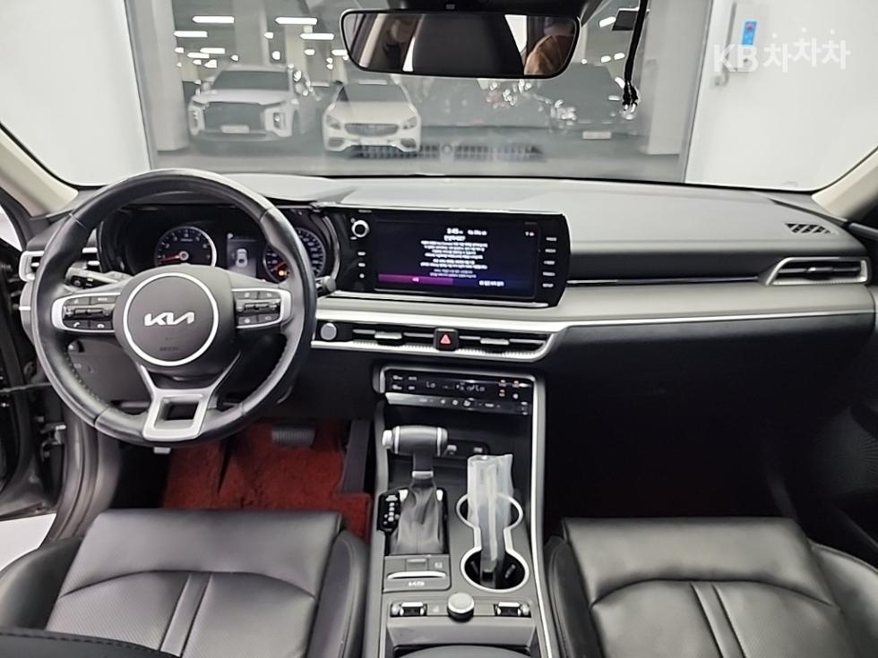 Kia K5 — miniaturë 7
