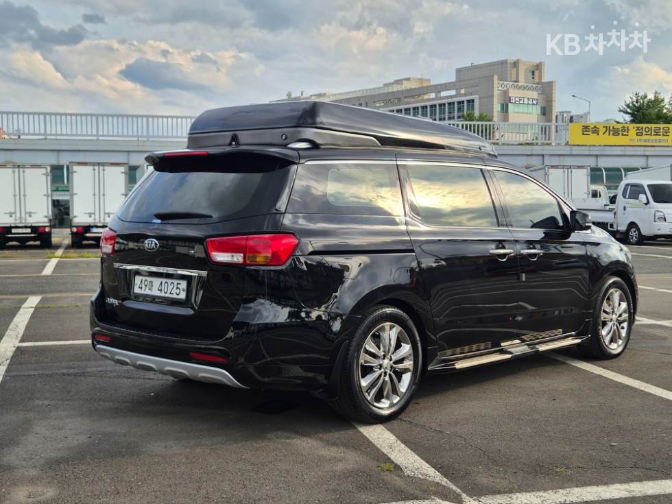 Kia Carnival — miniaturë 4