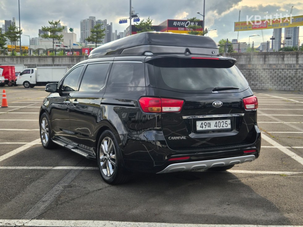 Kia Carnival — miniaturë 7