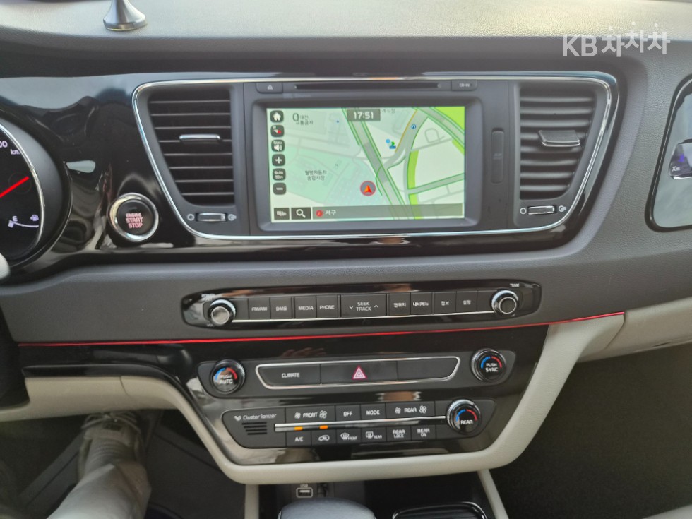 Kia Carnival — miniaturë 13