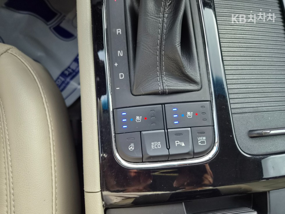 Kia Carnival — miniaturë 17